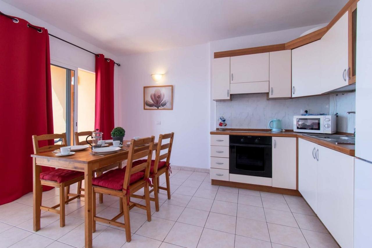 Sunset - 2 Bedroom Apartment 아데제 외부 사진